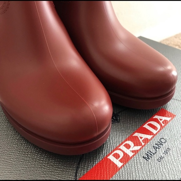Red Prada Rain Boots Size 7 - Picture 5 of 10